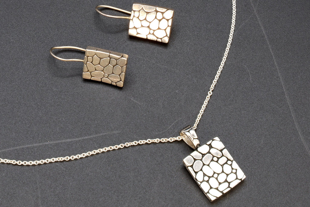 Textured Pebble Pendant Necklace And Dangle Earrings, A Modernist Style Jewelry Set Stamped 925 In Square Shape, Fashion Accessories
