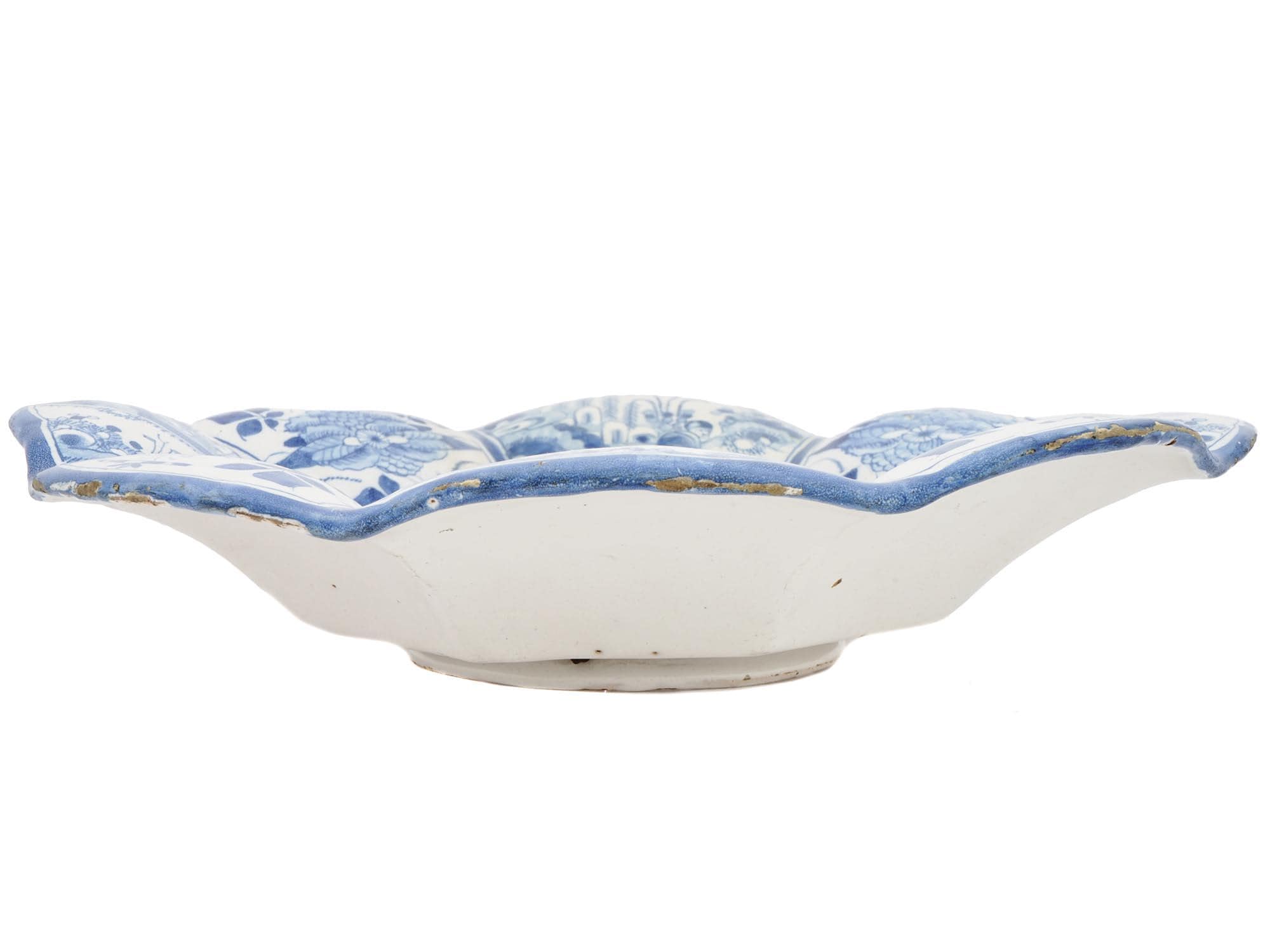 Antique 17th Century Kraak Ceramics, Large Blue And White Charger Plate With Lobulated Design, Germany Circa 1680s In A Chinoiserie Style