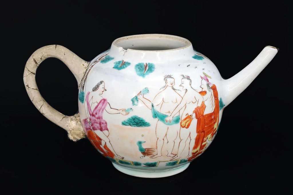 Antique 18th Century Canton Chinese Exports, A Semi Porcelain Tea Pot With Unusual Repairs, Museography Interest, Rare Work Of Restoration