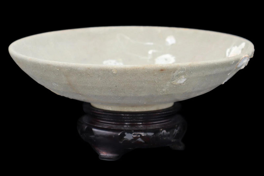 Ancient Ceramic Bowl, Dai Viet, Annam, Vietnam circa 1279 to 1368 AD, around the same period of the Chinese Yuan Dynasty, Shipwreck Pottery
