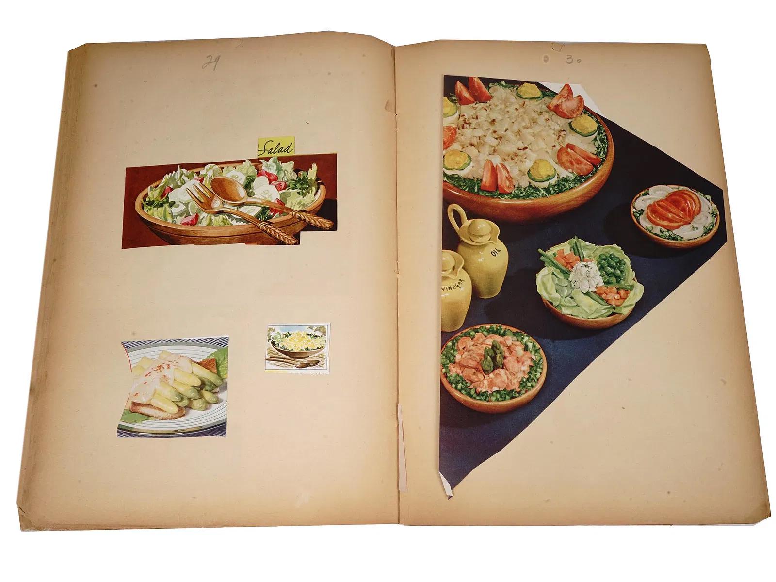 New York World Fair Of 1939, A Pair Of Scrapbooks With The Official Covers, Books And Paper Ephemera Collectibles, Americana Memorabilia