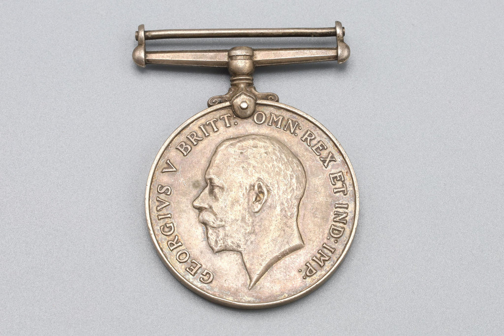 Great Britain A 1918 King GEORGE V War Silver Medal Military Collectibles WWI Collectibles UK