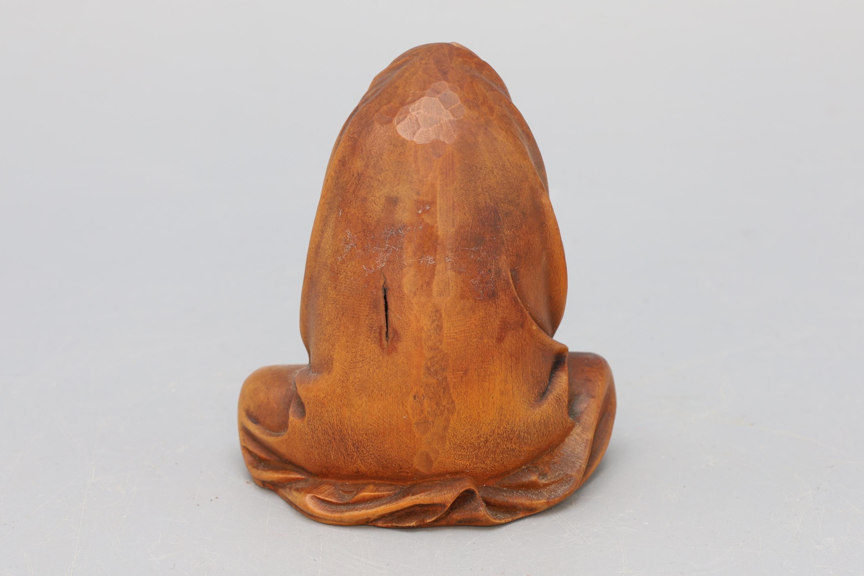 Japanese Carved Wood Figure, Sitting Dharma Bodhisattva As A Scholar Or Arhat, Buddhist Art, Oriental Arts And Crafts, East Asia Decor