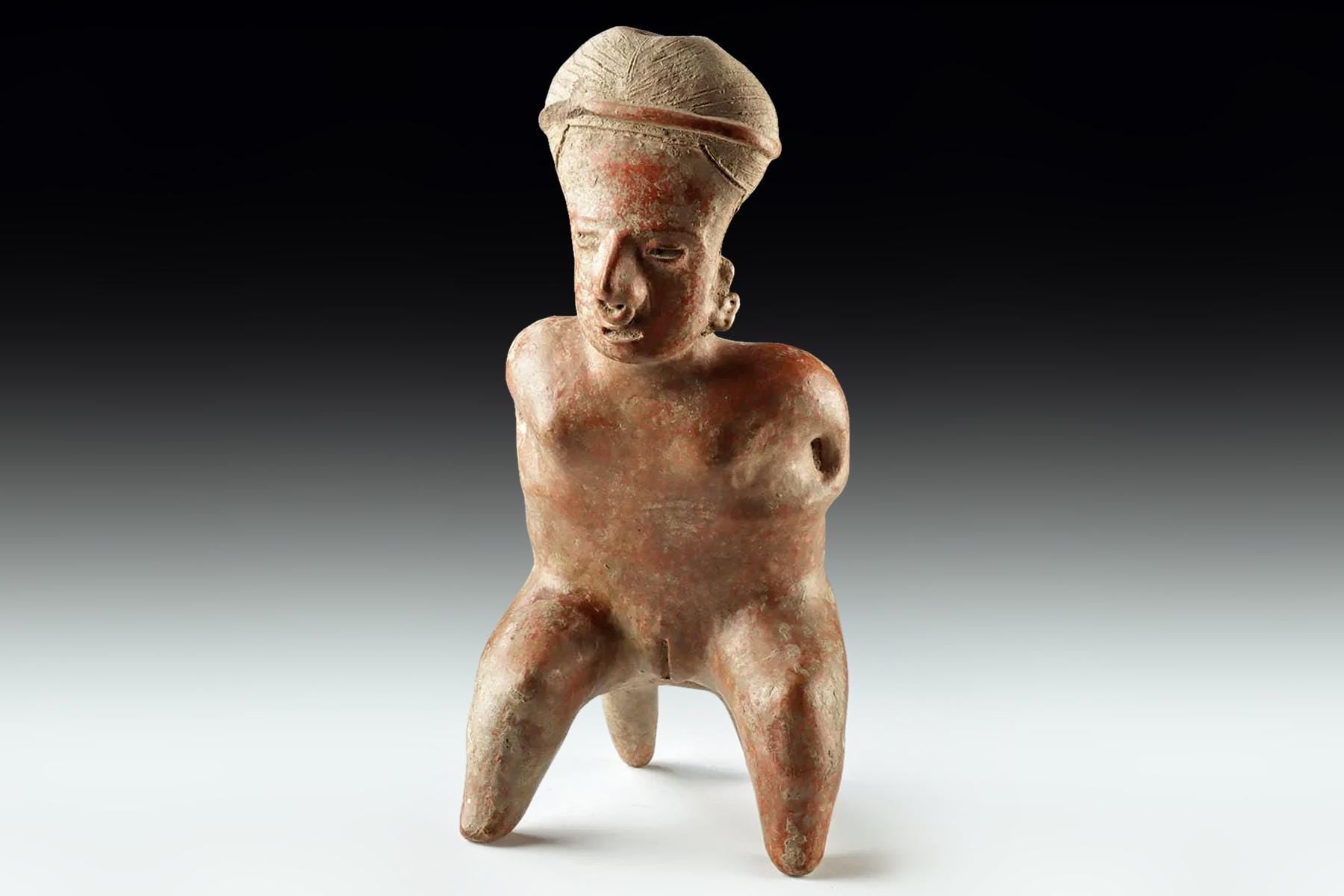 Ancient Ameca Style, Pre-Columbian Ceramic Figure Statuette. West Mexico, Jalisco Shaft Tomb, Circa 300 BCE To 300 AD Antiquities