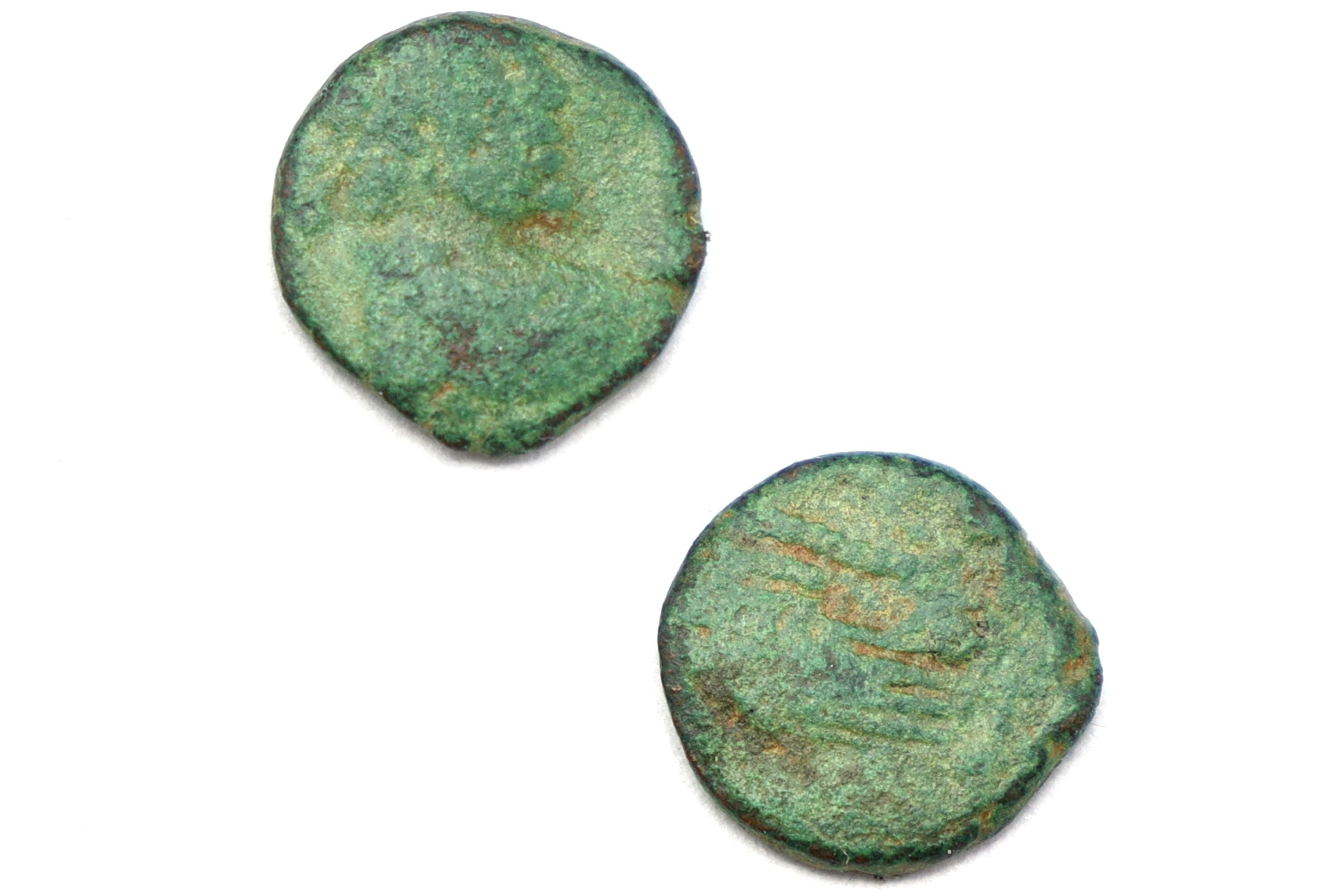 Late Roman Empire Bronze Coin Castra, Emperor Valentinian III, 5th Century AD Nummus, Ancient Numismatics And Historical Collectibles