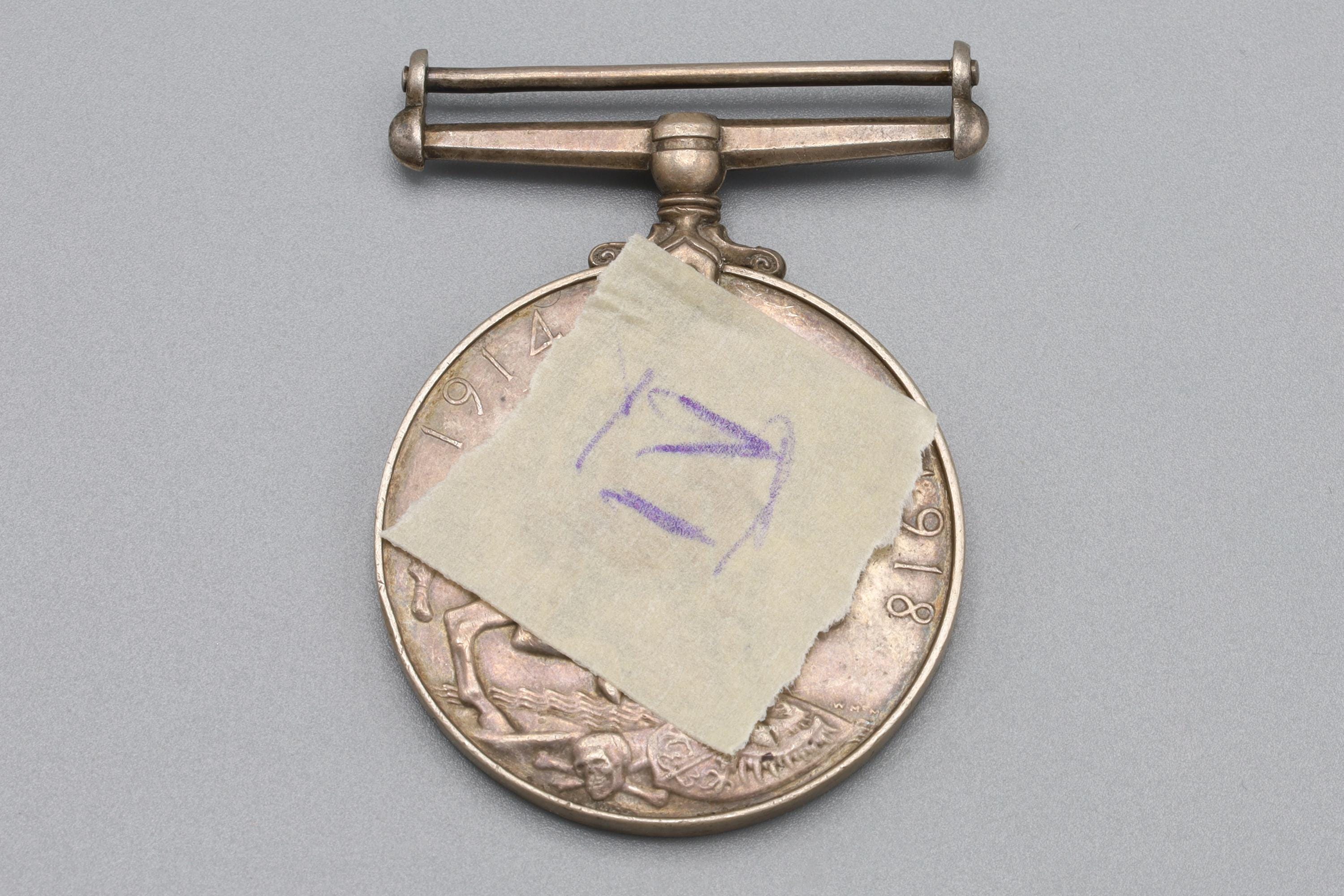 Great Britain A 1918 King GEORGE V War Silver Medal Military Collectibles WWI Collectibles UK