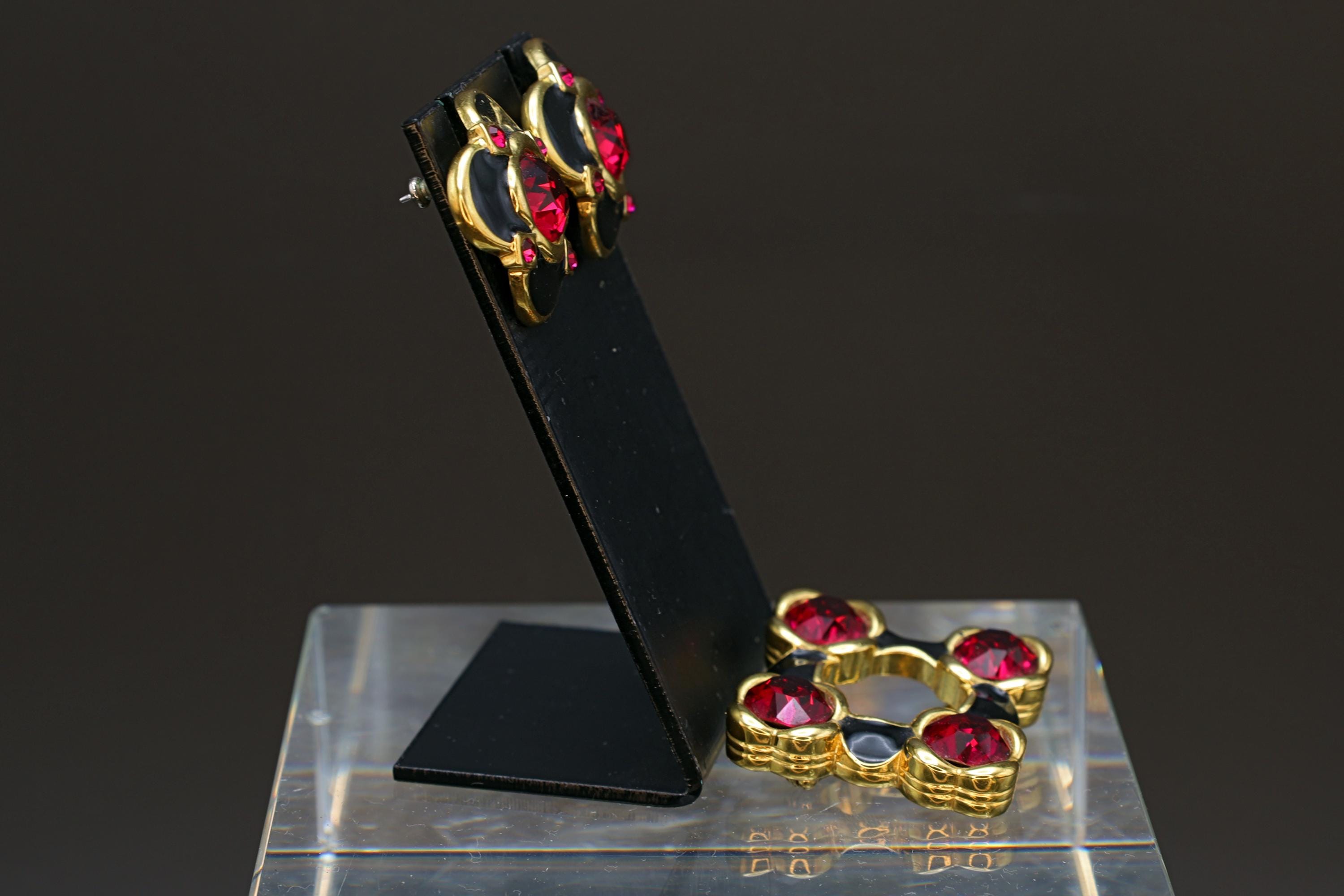 Monet Jewelry Set With Stud Earrings And Brooch Made In The 1980s USA, Gold Tone, Enamel And Ruby Glass Rhinestones