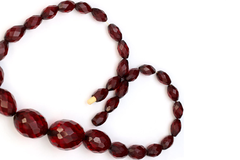 Red Cherry Bakelite Necklace, Faceted Oval Beads In A Graduated Single String, Retro Art Deco 1950s Fashion Accessories Jewelry