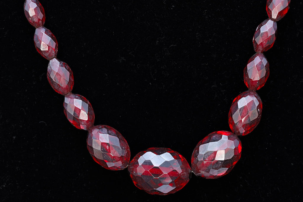 Red Cherry Bakelite Necklace, Faceted Oval Beads In A Graduated Single String, Retro Art Deco 1950s Fashion Accessories Jewelry