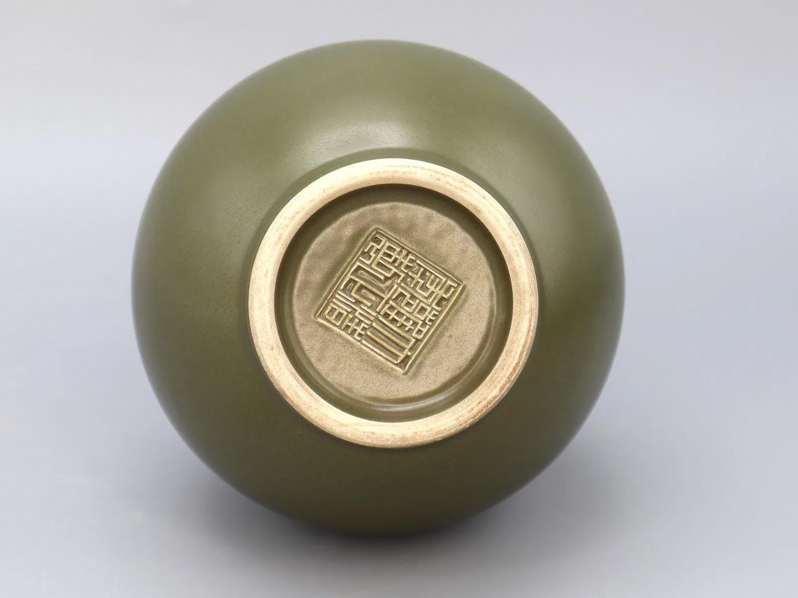 Fine Dark Olive Glazed Ceramic Vase In Gourd Shape, Late Qing Dynasty Or Republic, Semi Porcelain Vessel, Asian Oriental Home Decoration