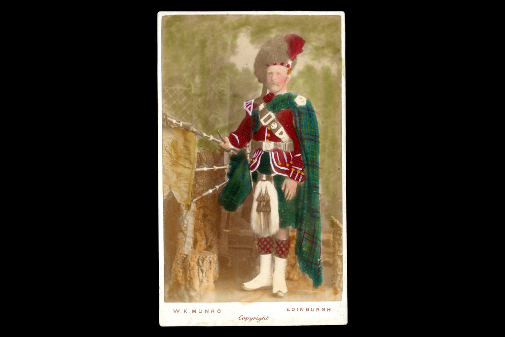 Edinburg Scottland 1870s, Hand Colored Carte De Visite, Man In Traditional Scot Tartan Clothing, W K Munro Studio, Collectibles Memorabilia