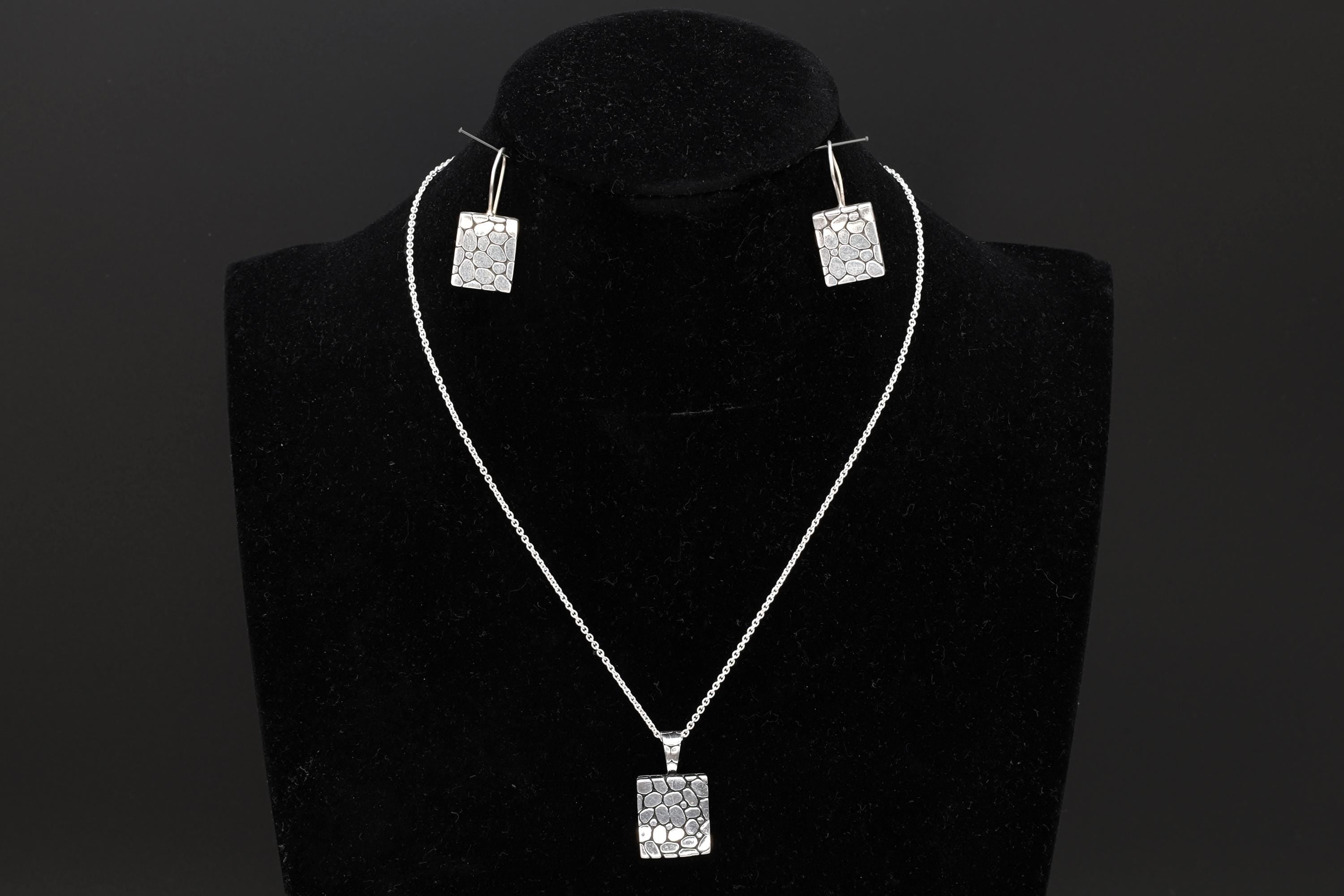 Textured Pebble Pendant Necklace And Dangle Earrings, A Modernist Style Jewelry Set Stamped 925 In Square Shape, Fashion Accessories
