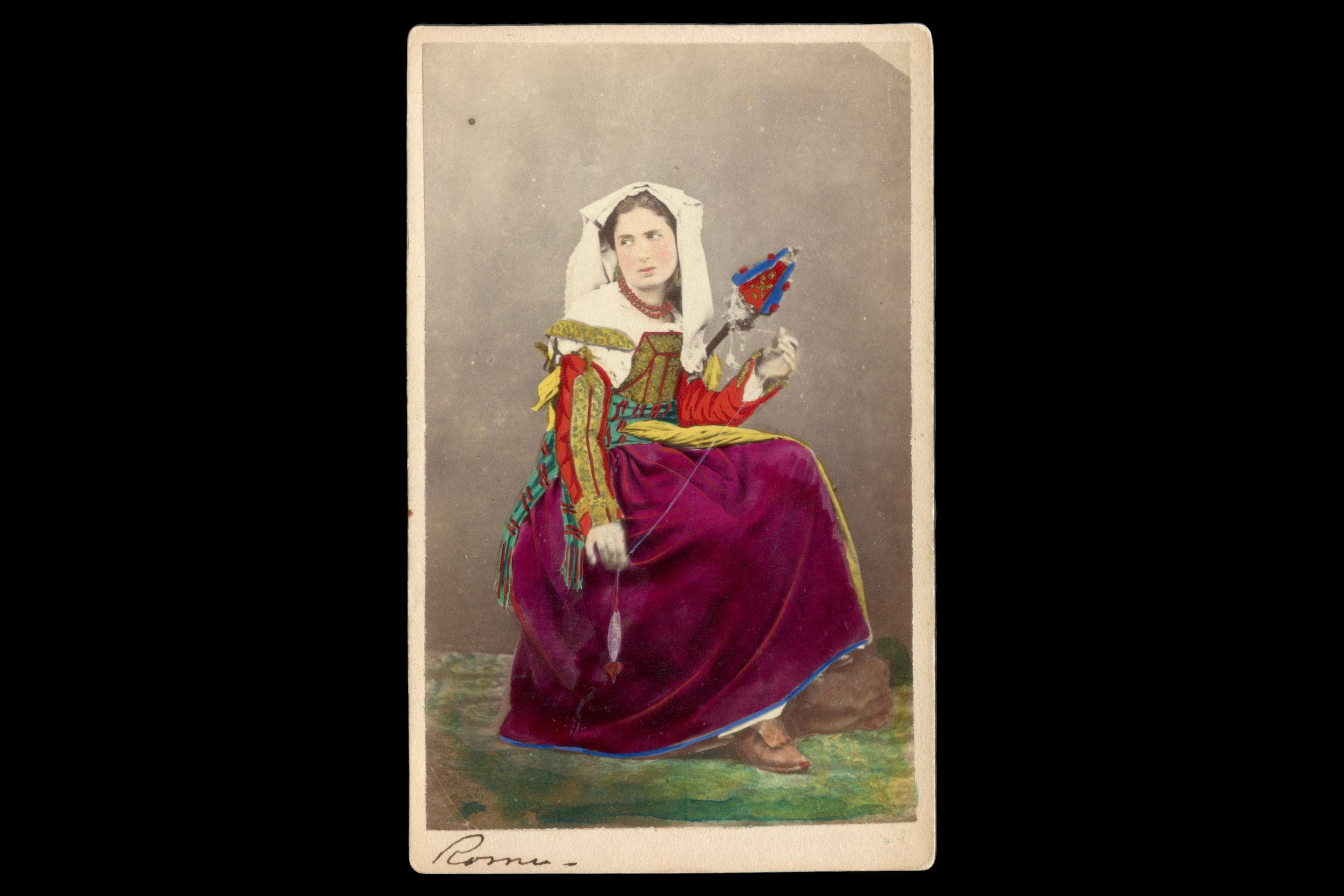 Abruzzo Italy 1870s, Hand Colored Carte De Visite With A Female Weaver Sitting, Folk Clothes And Hair Styles, Collectibles And Memorabilia