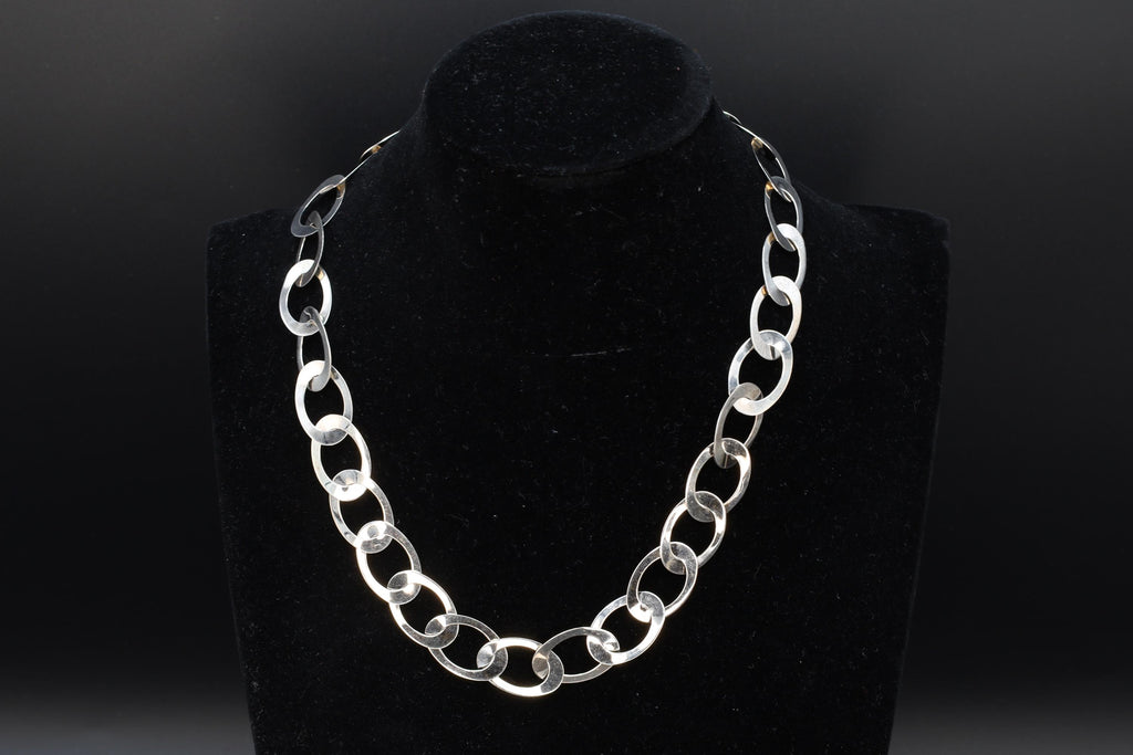 Contemporary Womens Jewelry, A 925 Sterling Silver Flat Link Chain, Collar 18 inches Length, Retro Vintage 1990s Fashion Accessories