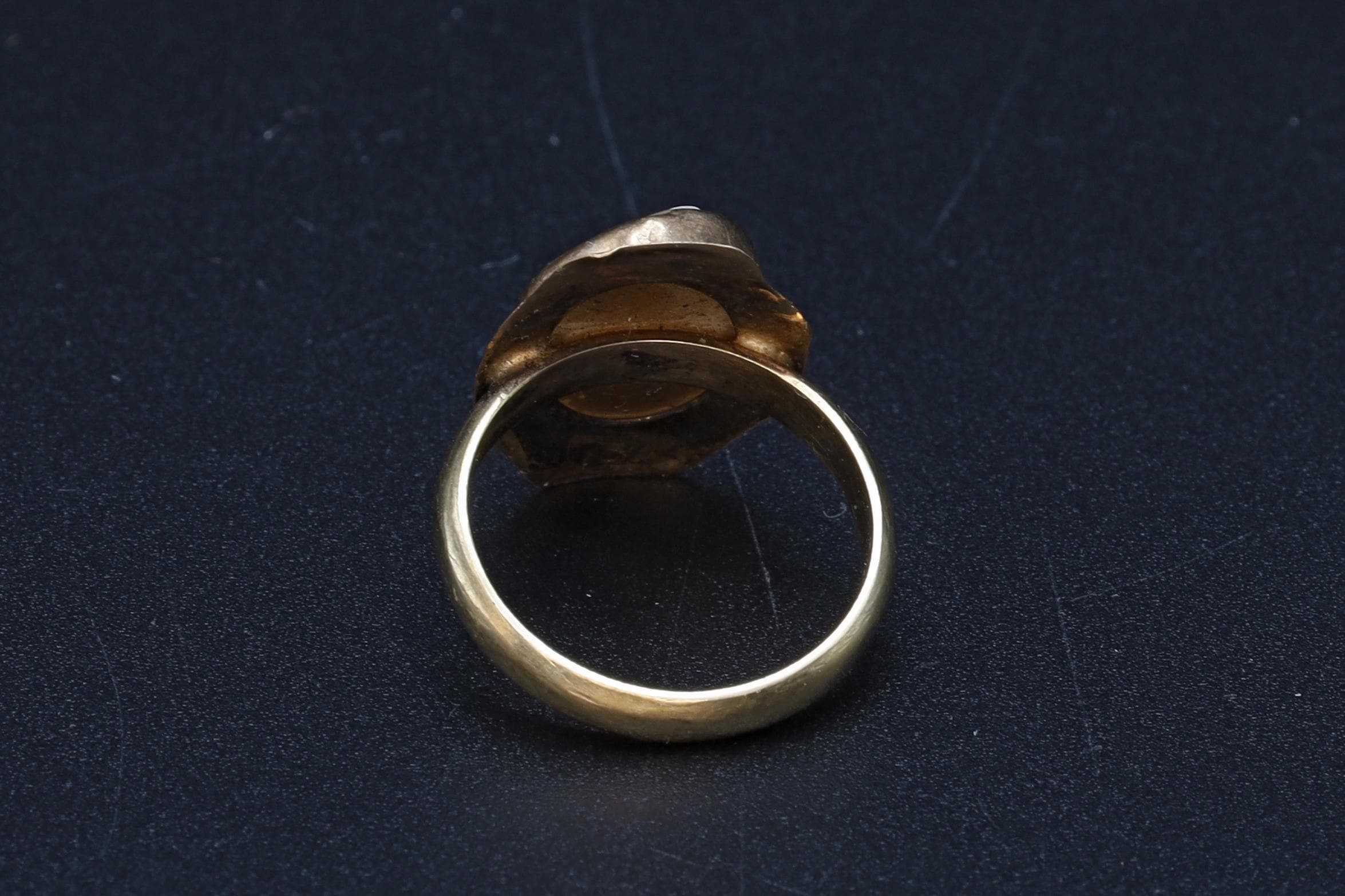 Antique 1880s Grant Tour Ring With Carved Shell Cameo And A 10 Karats Gold Setting, Italian Jewelry, Size 5 USA Charts, Total Weight 3 grams