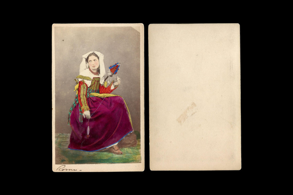 Abruzzo Italy 1870s, Hand Colored Carte De Visite With A Female Weaver Sitting, Folk Clothes And Hair Styles, Collectibles And Memorabilia