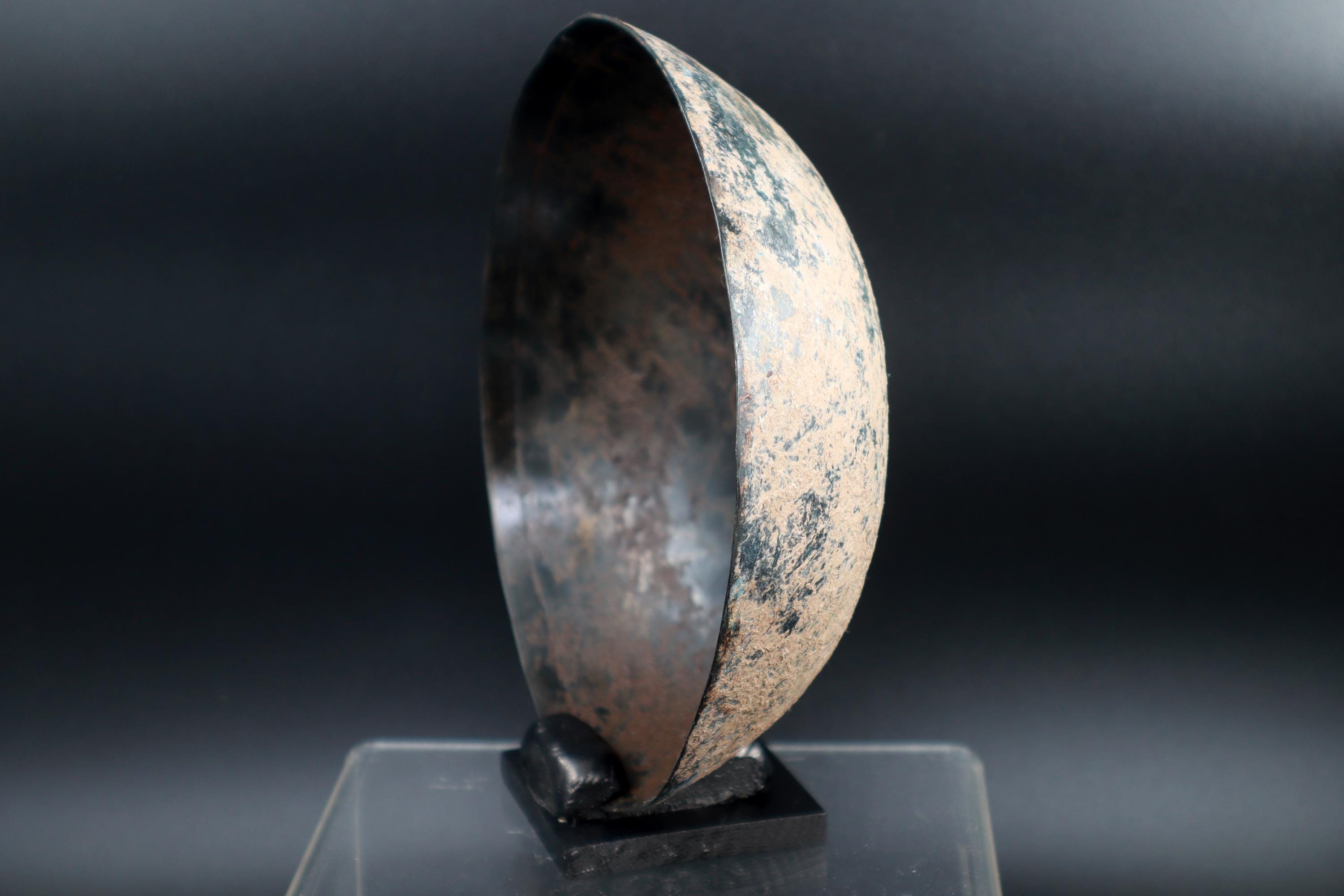 Ancient Near East, Sasanian Empire, Dated As Between The 3rd To 7th Century CE. A Simple Manufacture Bronze Bowl Or Phiale, Antiquities Art