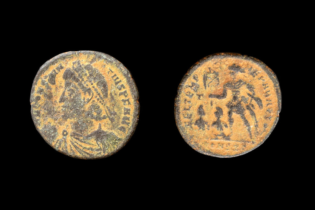 Ancient Roman Empire, A Bronze Coin By Emperor Constantius II, Constantinople Mint 4th Centuiry AD, Numismatics And Historical Collectibles