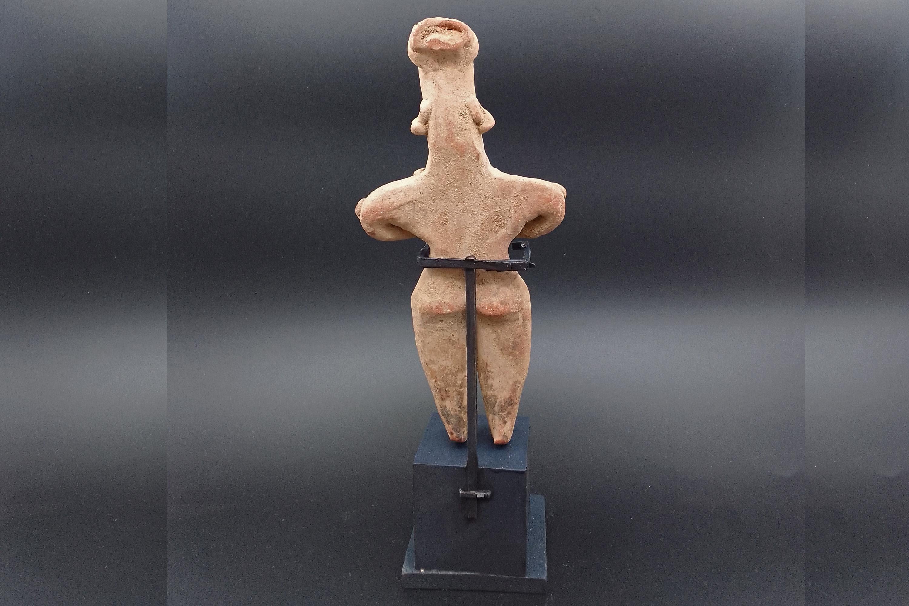 Ancient Pre Columbian Colima Pottery Standing Female Figure, Full Body Idol Dated Between 100 BCE To 250 AD, Western Mexico, Mesoamerica Art