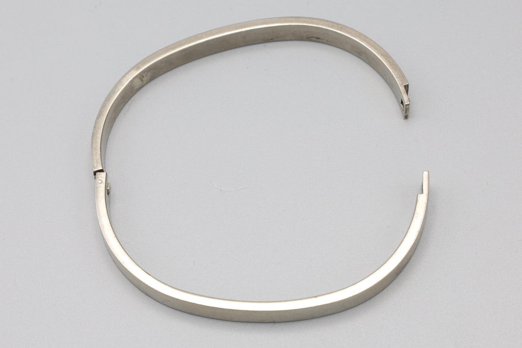 Modernist Square Bangle Bracelet Made Out 925 Sterling Silver, Round Edges And Hinged, Weight 23 Grams, Vintage Jewelry