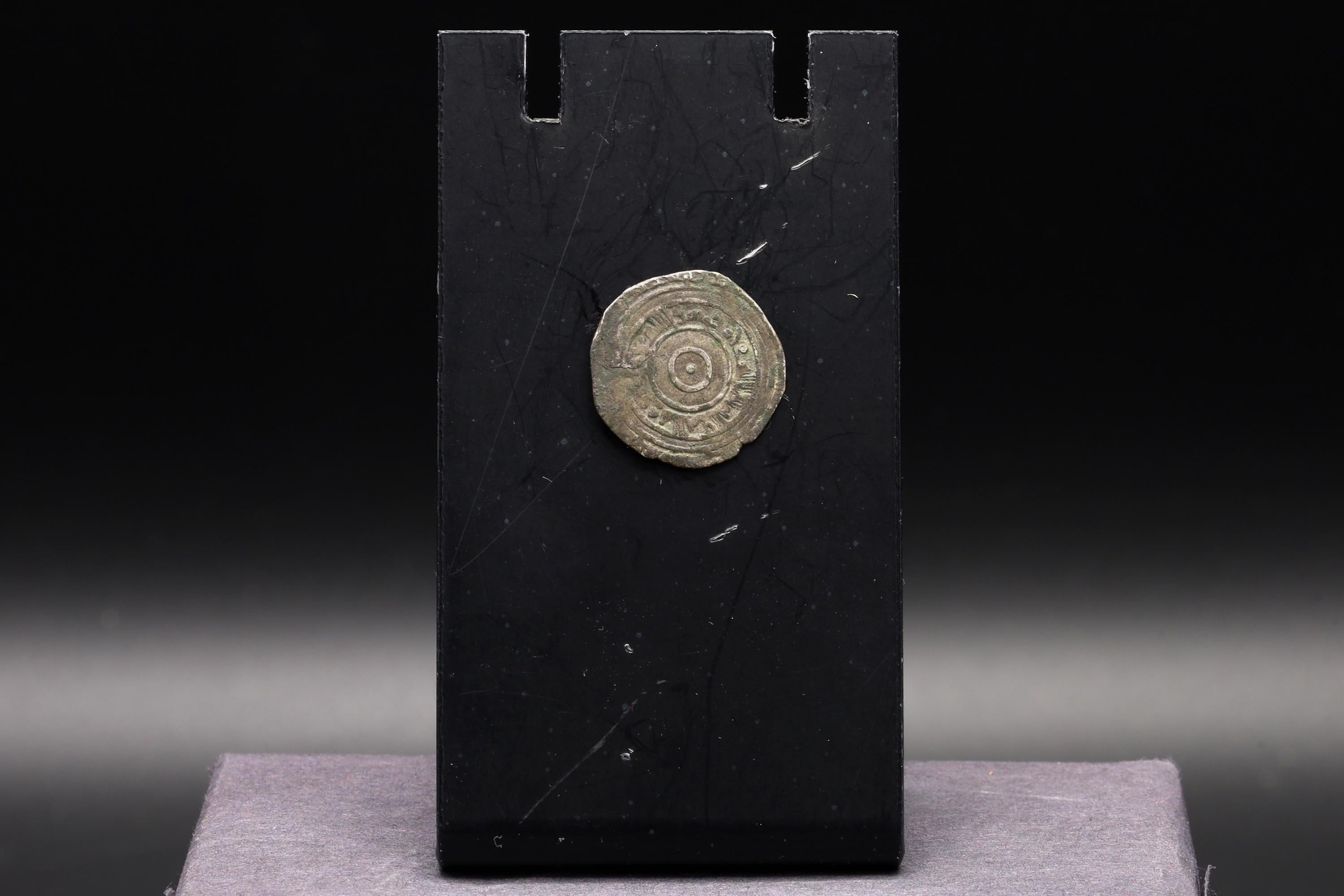 Medieval Egypt, Fatimids, al-Aziz Billeh, Fractional Value Of Half Dirham, Silver Coin With Arabic Calligraphy. Numismatics Collectibles