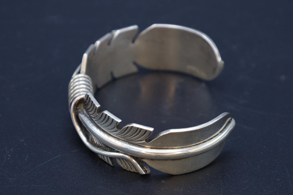 Navajo Mike Thomas Jewelry, Cuff Bangle Made Out Sterling Silver, Falcon Feathers, Southwestern Americana Fashion Accessories