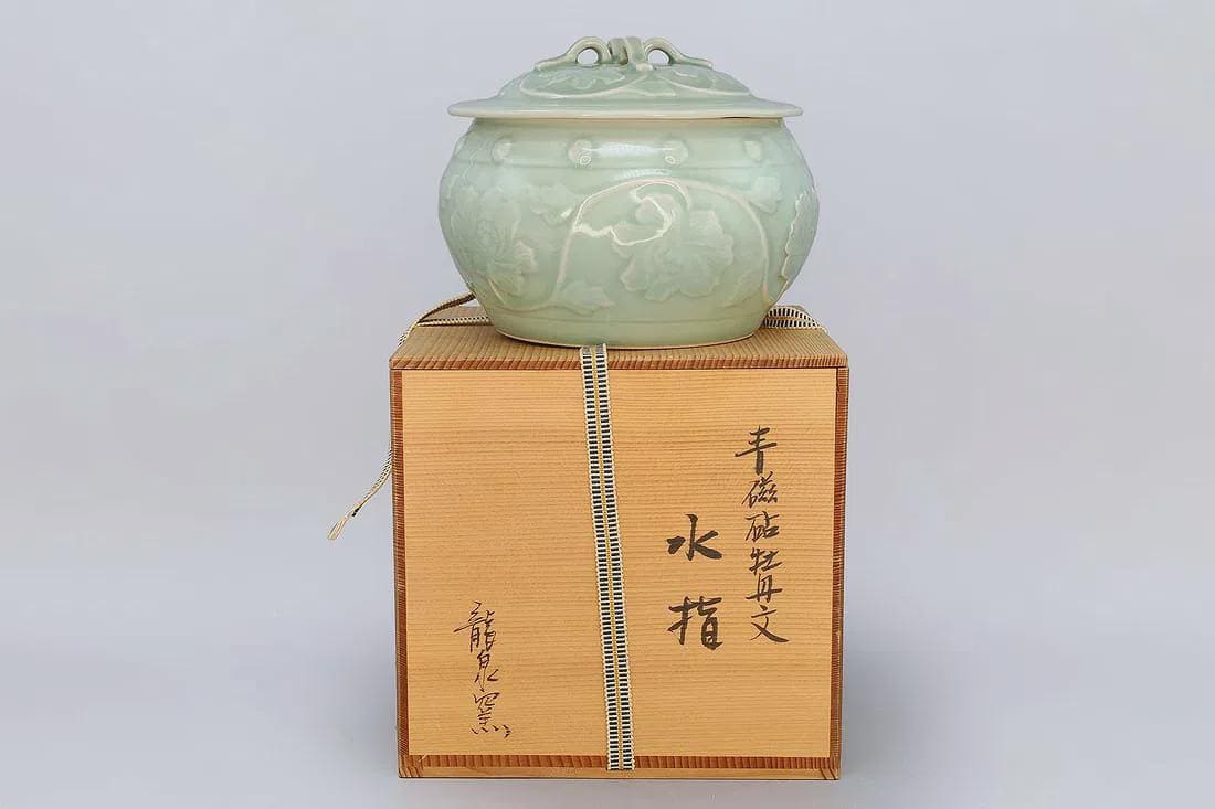 Antique Mid 20th Century Chinese Celadon Mizusashi Water Container For Tea Ceremony, Zhong Guo Longquan, East Asia Pottery Art