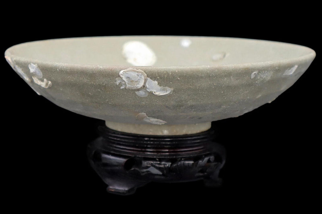 Ancient Ceramic Bowl, Dai Viet, Annam, Vietnam circa 1279 to 1368 AD, around the same period of the Chinese Yuan Dynasty, Shipwreck Pottery