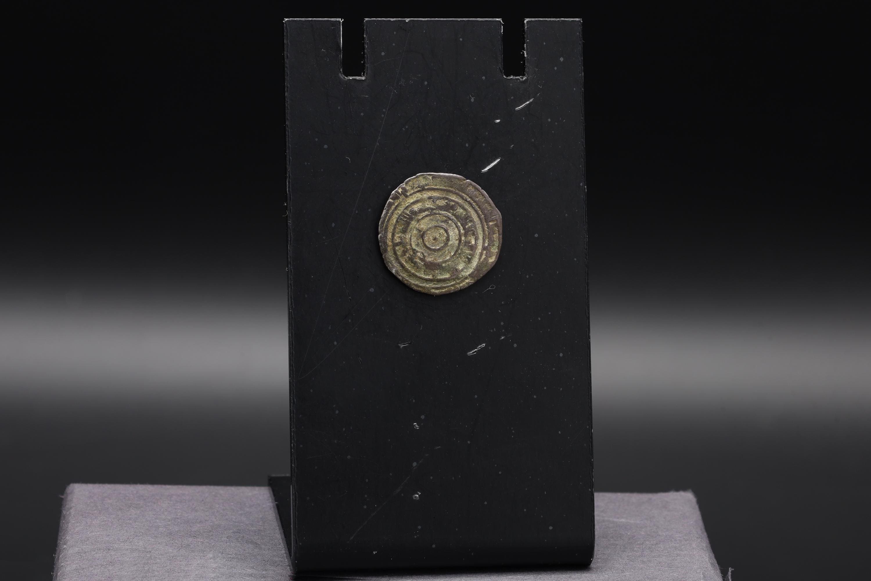 Medieval Egypt, Fatimids, al-Aziz Billeh, Fractional Value Of Half Dirham, Silver Coin With Arabic Calligraphy. Numismatics Collectibles