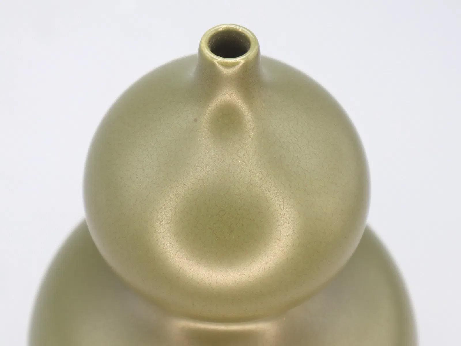 Fine Dark Olive Glazed Ceramic Vase In Gourd Shape, Late Qing Dynasty Or Republic, Semi Porcelain Vessel, Asian Oriental Home Decoration
