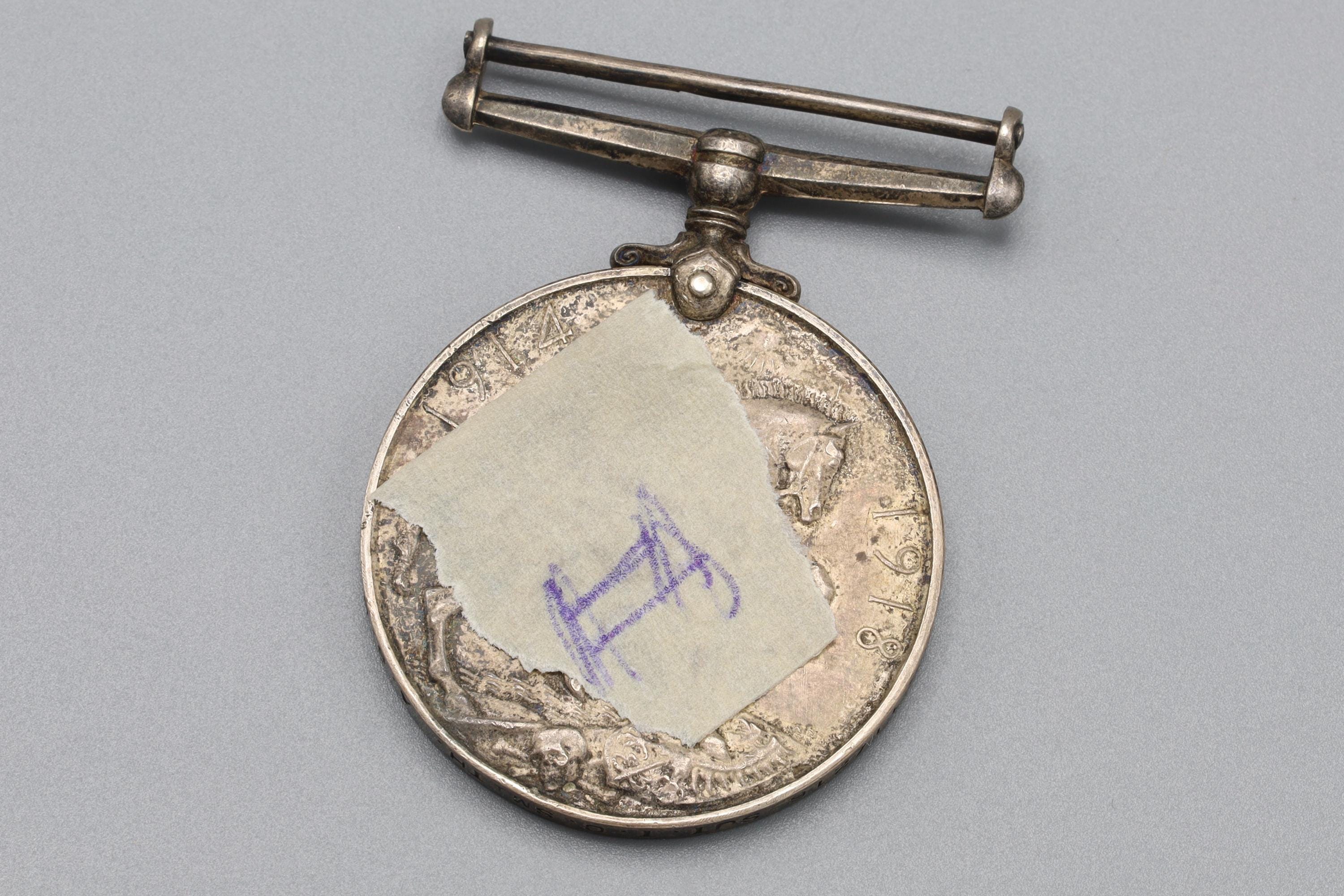 Great Britain A 1918 King GEORGE V War Silver Medal Military Collectibles WWI Collectibles UK