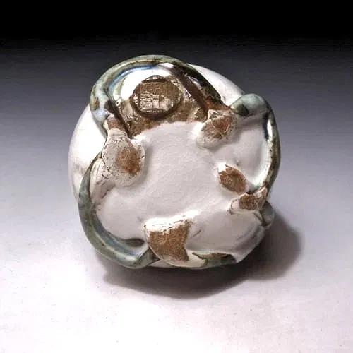 Ariyasu Takada, Suiteki Japanese Calligraphy Water Pot, Glazed Porcelain Shaped As A Peach Fruit, Japanese Pottery Art, Signed