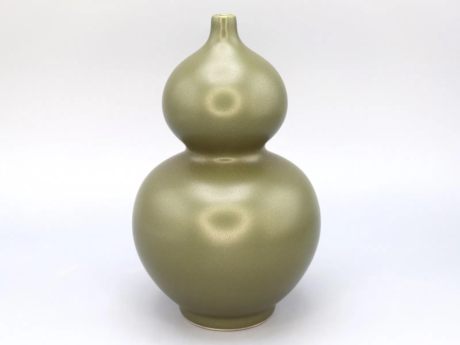 Fine Dark Olive Glazed Ceramic Vase In Gourd Shape, Late Qing Dynasty Or Republic, Semi Porcelain Vessel, Asian Oriental Home Decoration