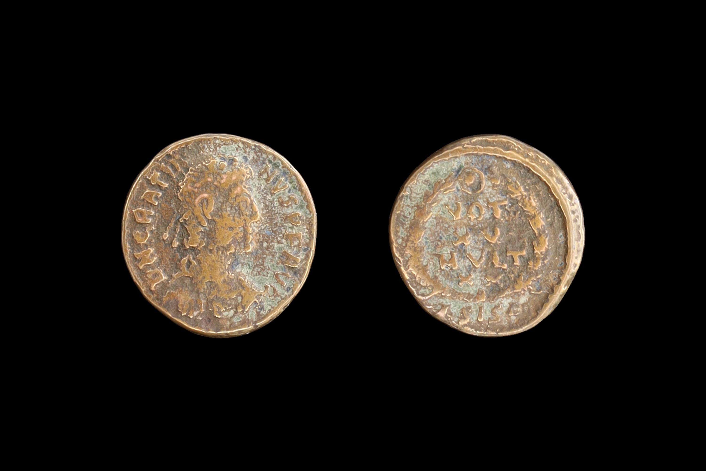 Gratian Emperor Bronze Coin With Whreat, Siscia Mint, Nummus Solidus, Ancient Rome Circa 367 AD, Numismatics And Historical Collectibles