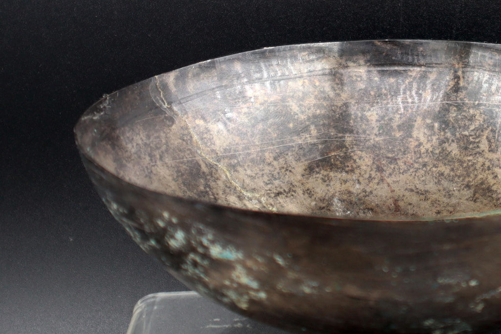 Ancient Near East, Sasanian Empire, Dated As Between The 3rd To 7th Century CE. A Simple Manufacture Bronze Bowl Or Phiale, Antiquities Art