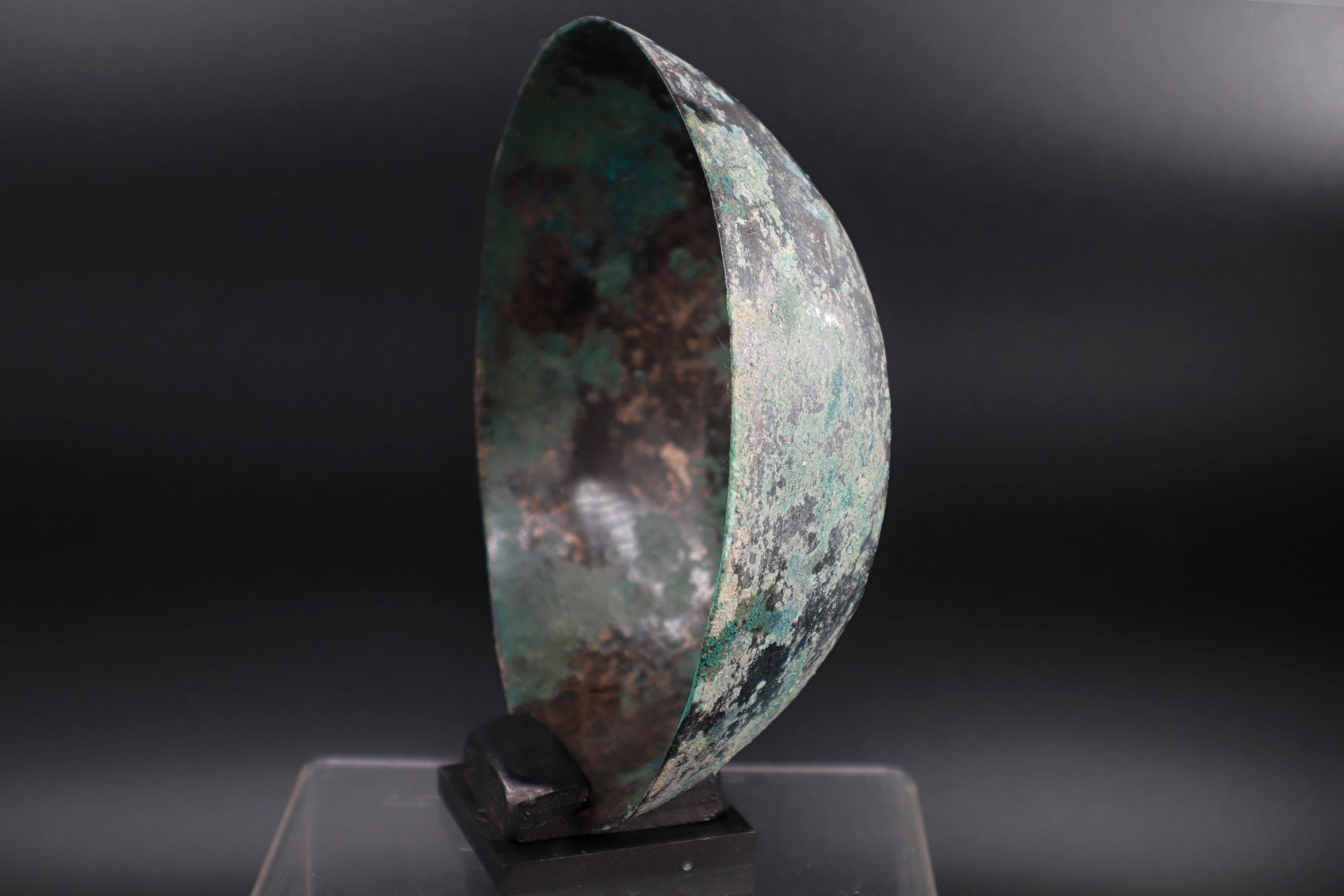 Ancient Near East, Sasanian Empire, Dated As Between The 3rd To 7th Century CE. A Simple Manufacture Bronze Bowl Or Phiale, Antiquities Art