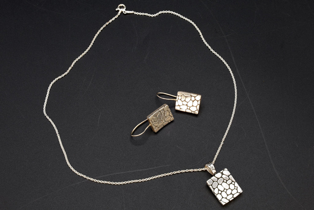 Textured Pebble Pendant Necklace And Dangle Earrings, A Modernist Style Jewelry Set Stamped 925 In Square Shape, Fashion Accessories