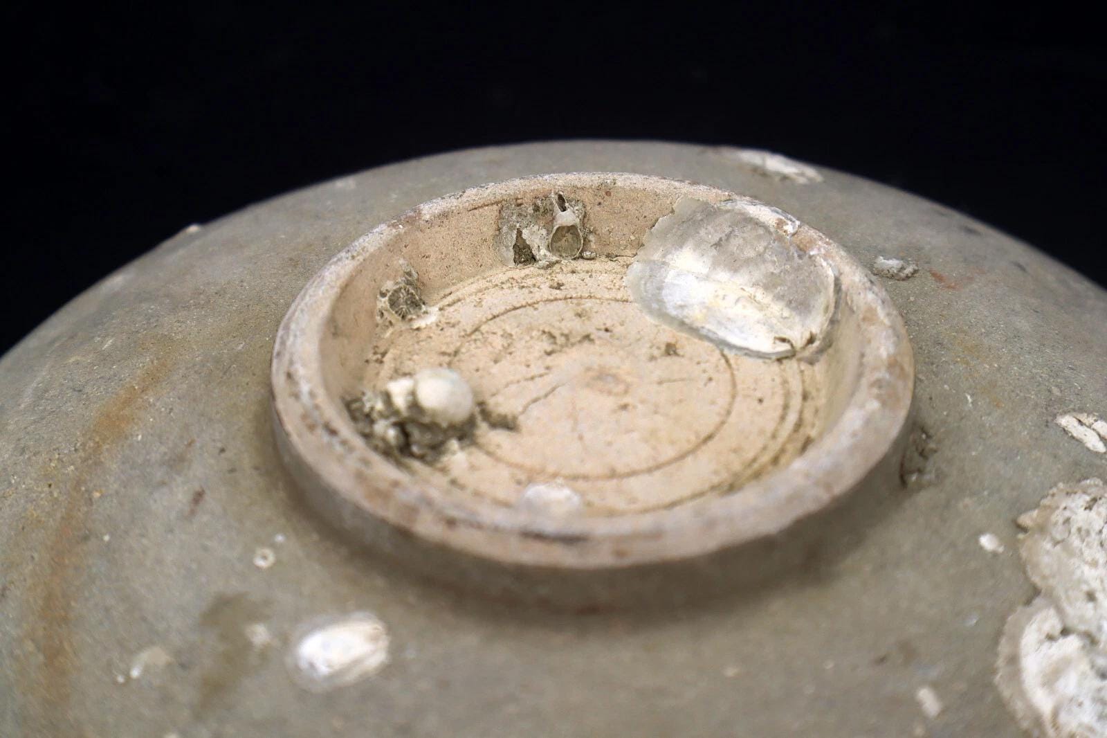 Ancient Ceramic Bowl, Dai Viet, Annam, Vietnam circa 1279 to 1368 AD, around the same period of the Chinese Yuan Dynasty, Shipwreck Pottery