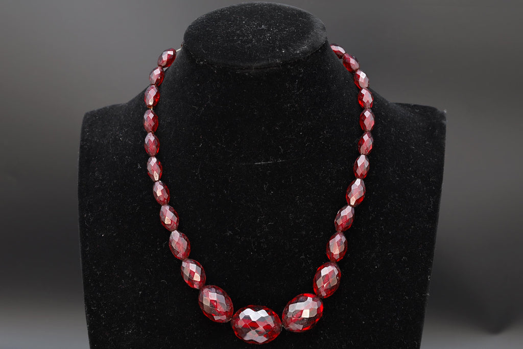 Red Cherry Bakelite Necklace, Faceted Oval Beads In A Graduated Single String, Retro Art Deco 1950s Fashion Accessories Jewelry