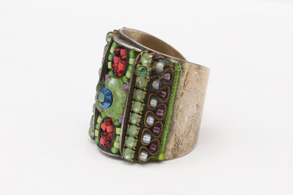 Boho Statement Ring Size 8 USA Charts, Multiple Beads On A Silver Band. No Markings Or Hallmarks, Used With Some Wear. Sold as Is