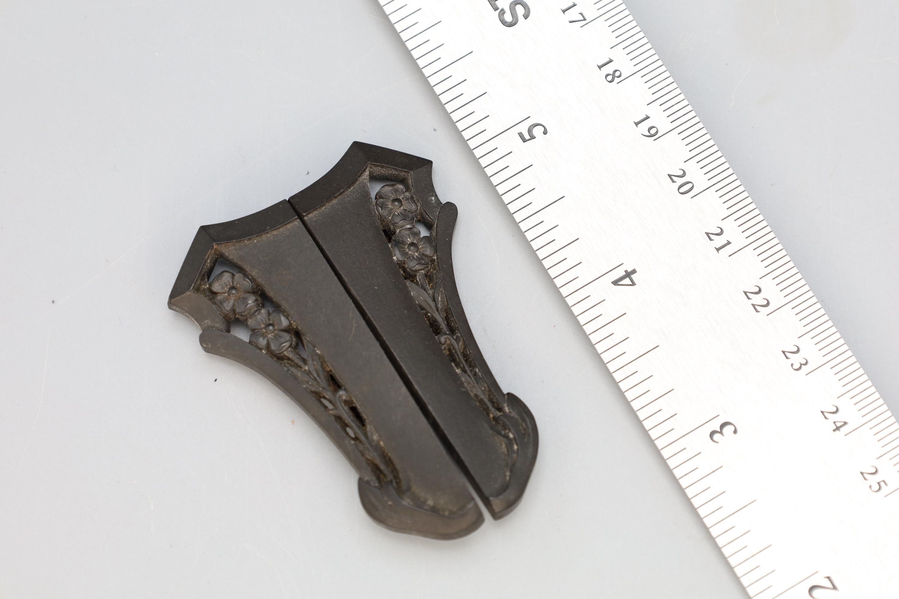 Belt Buckle In Art Nouveau Style, Antique 19th Century Fashion Accessory Made Out Of Molded Vulcanite, Circa 1880s British Victorian Era