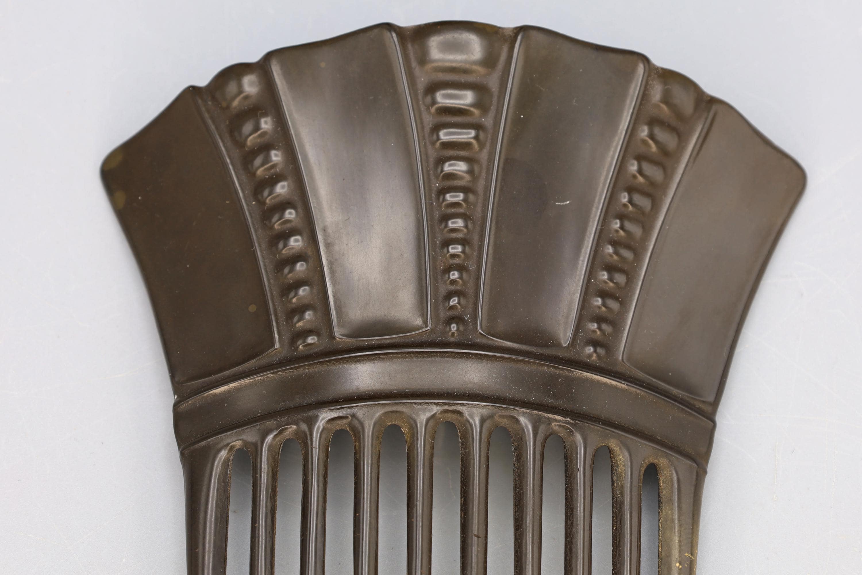 Antique 1880s Peineta, Victorian Era Fashion Accessories, Vulcanite Ornament Hair Comb, Gutta Percha In Art Nouveau Style, Very Rare