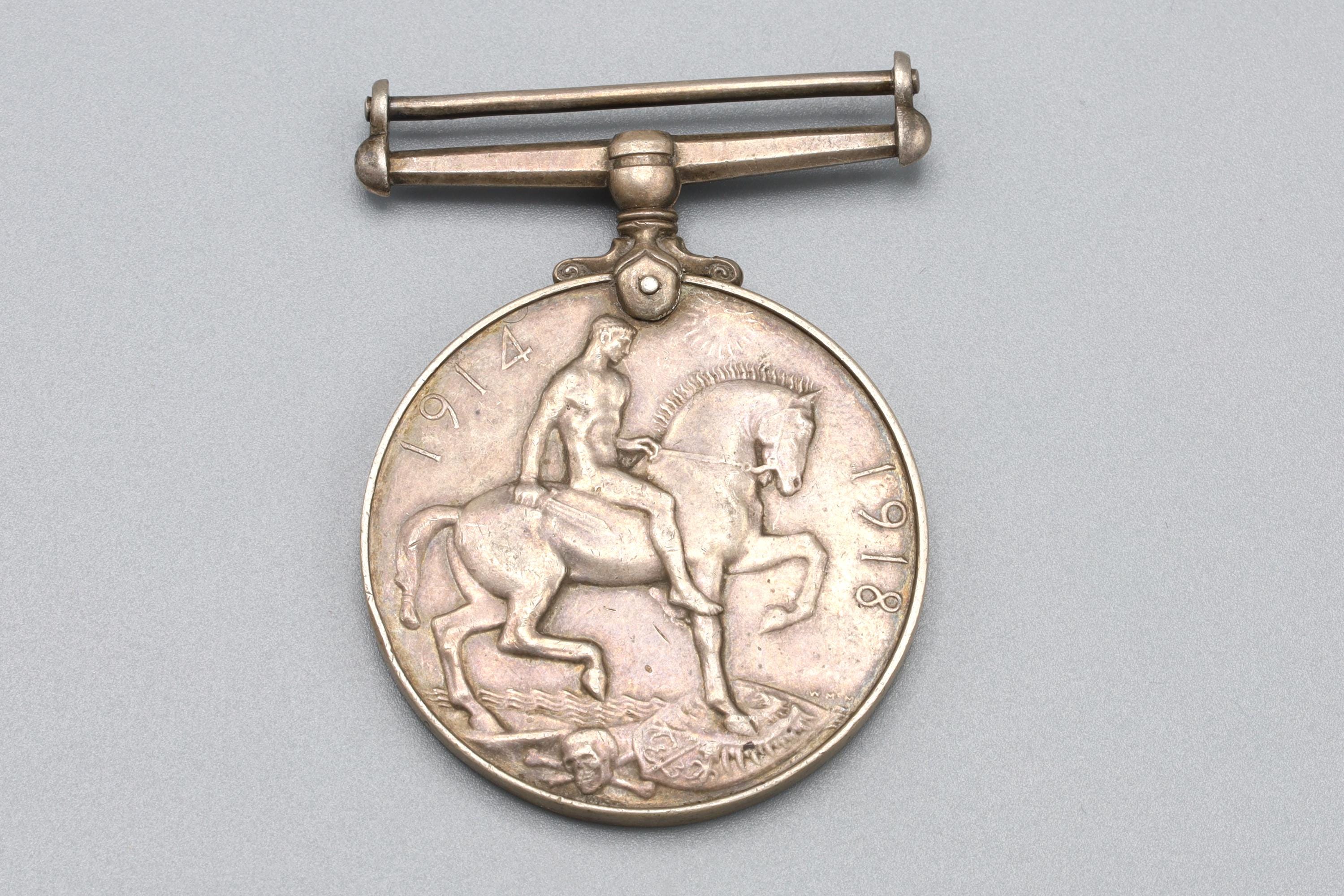 Great Britain A 1918 King GEORGE V War Silver Medal Military Collectibles WWI Collectibles UK
