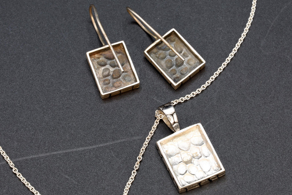 Textured Pebble Pendant Necklace And Dangle Earrings, A Modernist Style Jewelry Set Stamped 925 In Square Shape, Fashion Accessories
