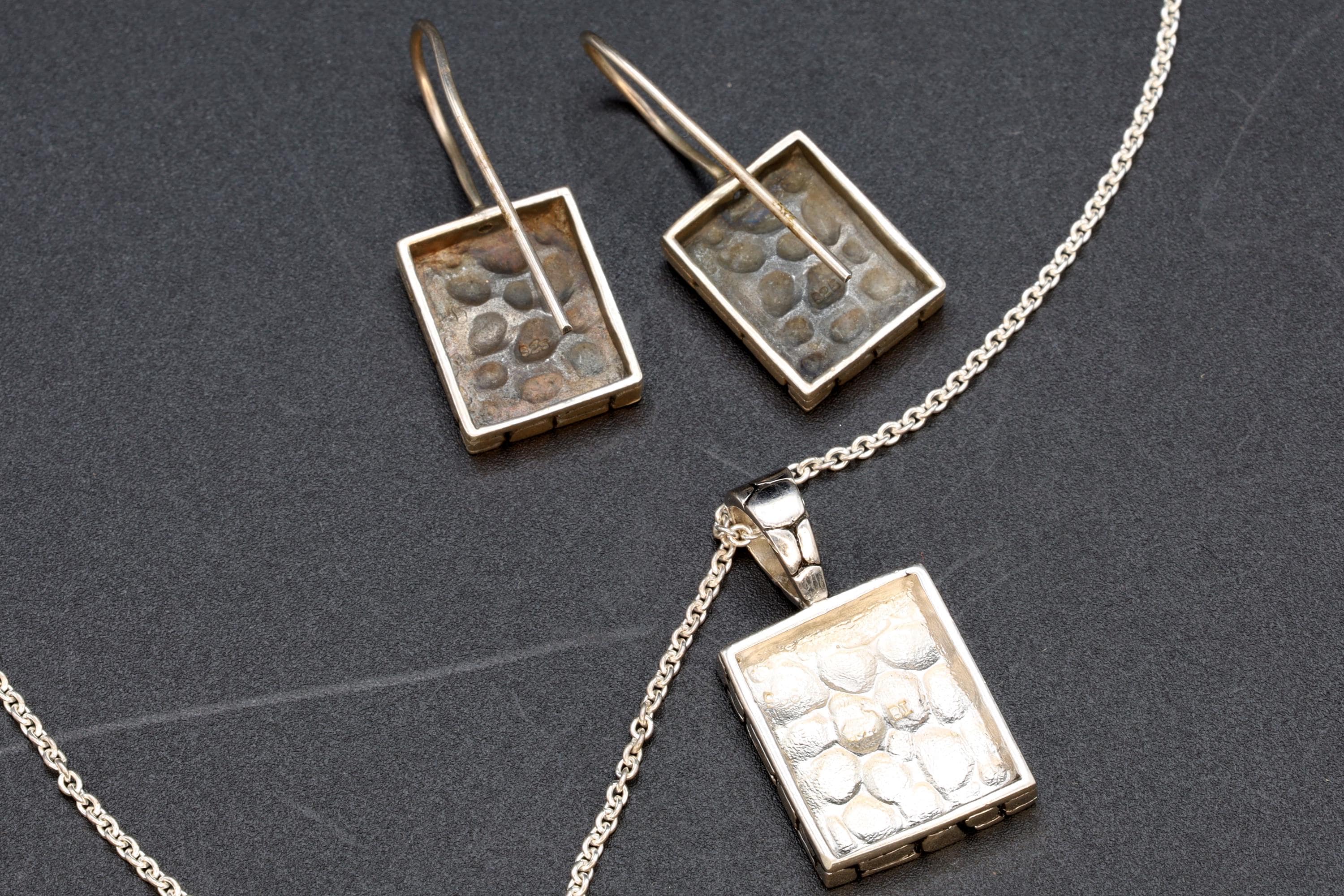 Textured Pebble Pendant Necklace And Dangle Earrings, A Modernist Style Jewelry Set Stamped 925 In Square Shape, Fashion Accessories