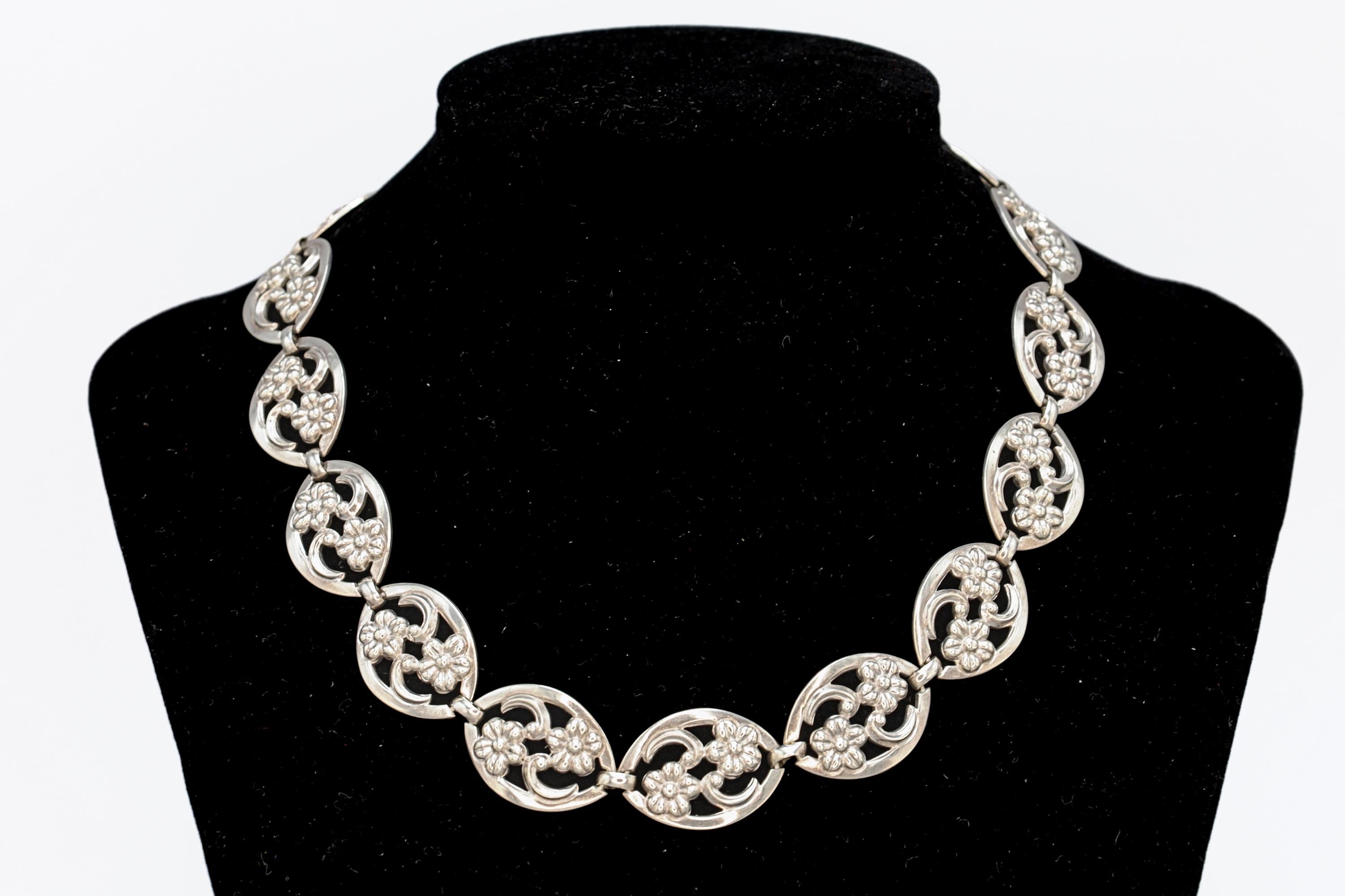 Panel Necklace With Flowers By Sterling WRE Richards, A Vintage 1950s American Jewelry, Oval Cut Out Links, Retro Fashion Accessories