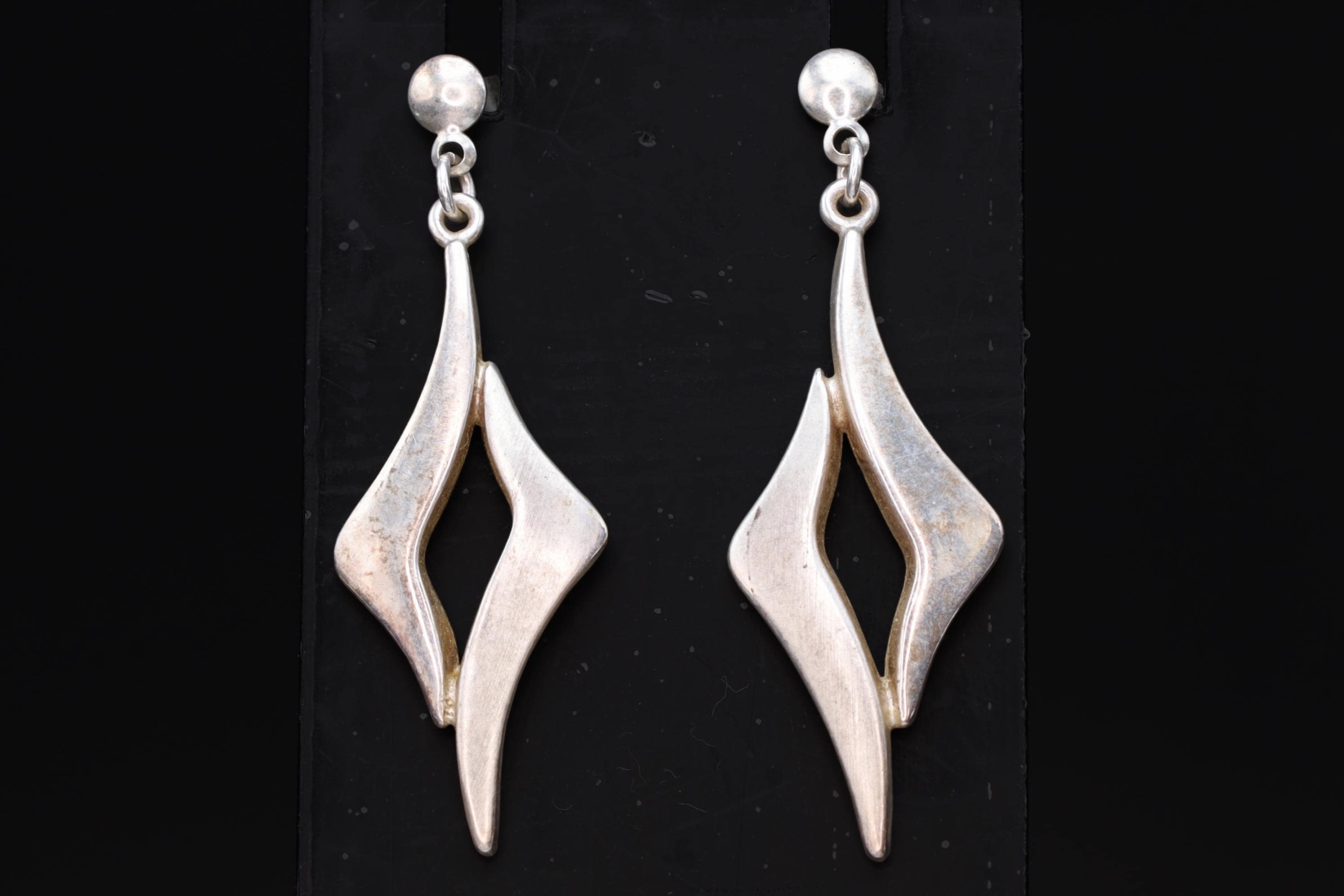 Modernist Abstract Dangle Earrings With A Wavy Flame Design, Vintage 925 Sterling Silver Handmade Artisan Jewelry