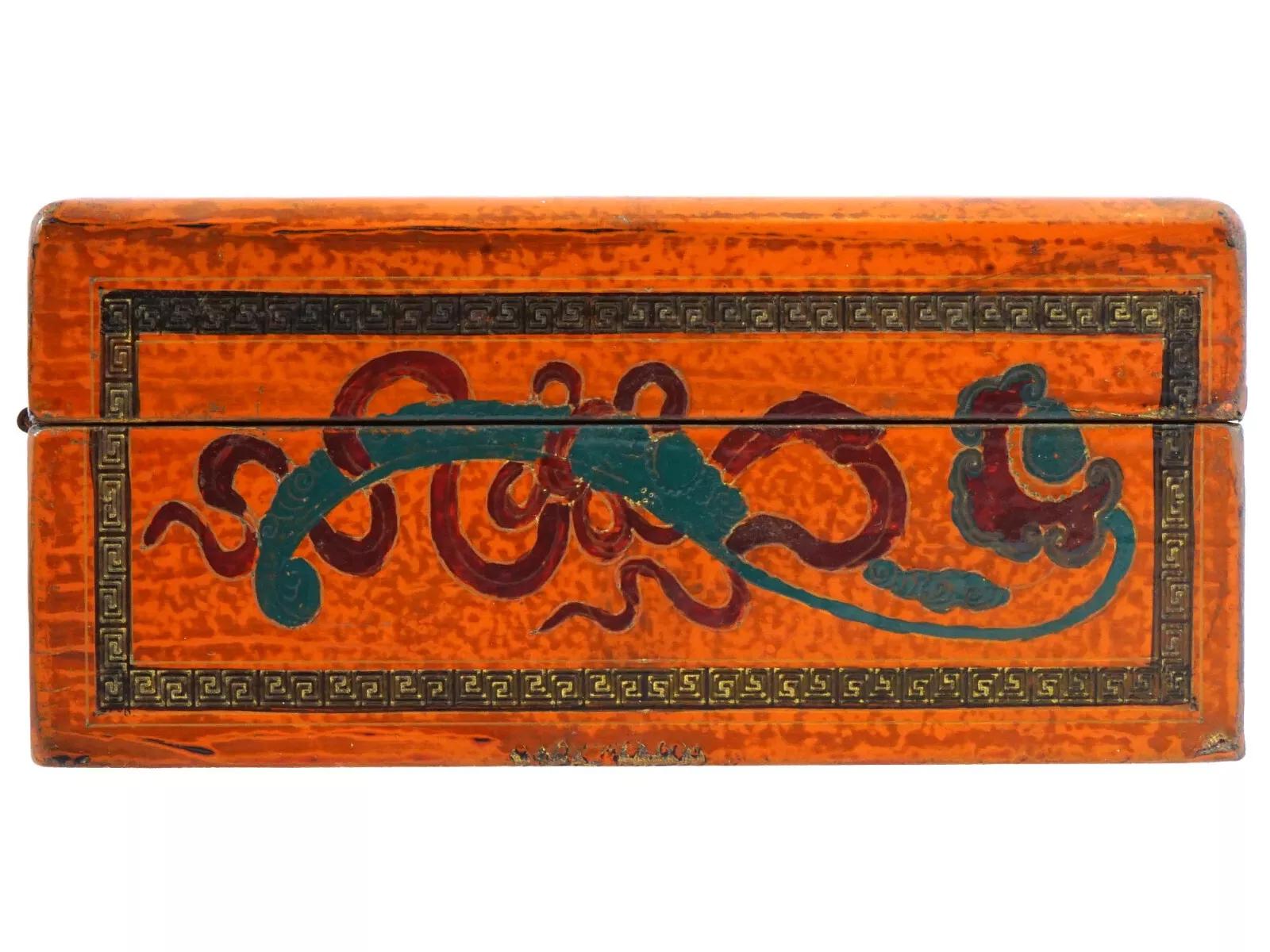 Antique Early 20th Century, Chinese Republic Period, Lacquered Wooden Jewelry Box Adorned With Good Luck Children Figures On The Cover