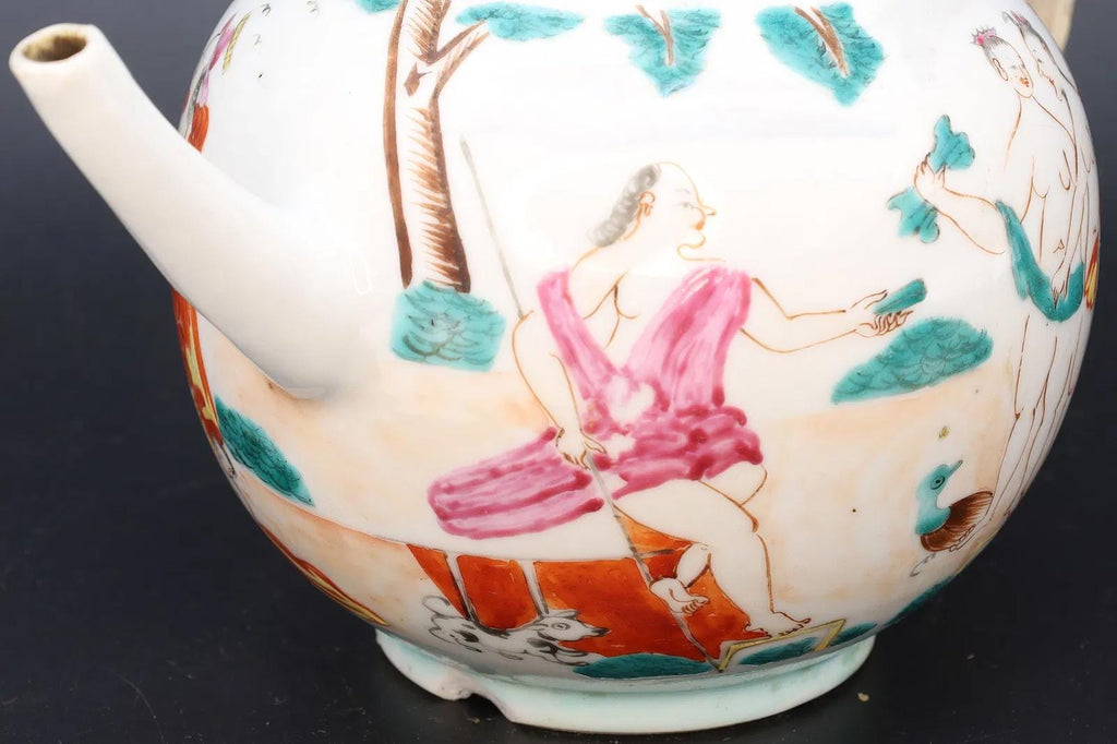 Antique 18th Century Canton Chinese Exports, A Semi Porcelain Tea Pot With Unusual Repairs, Museography Interest, Rare Work Of Restoration