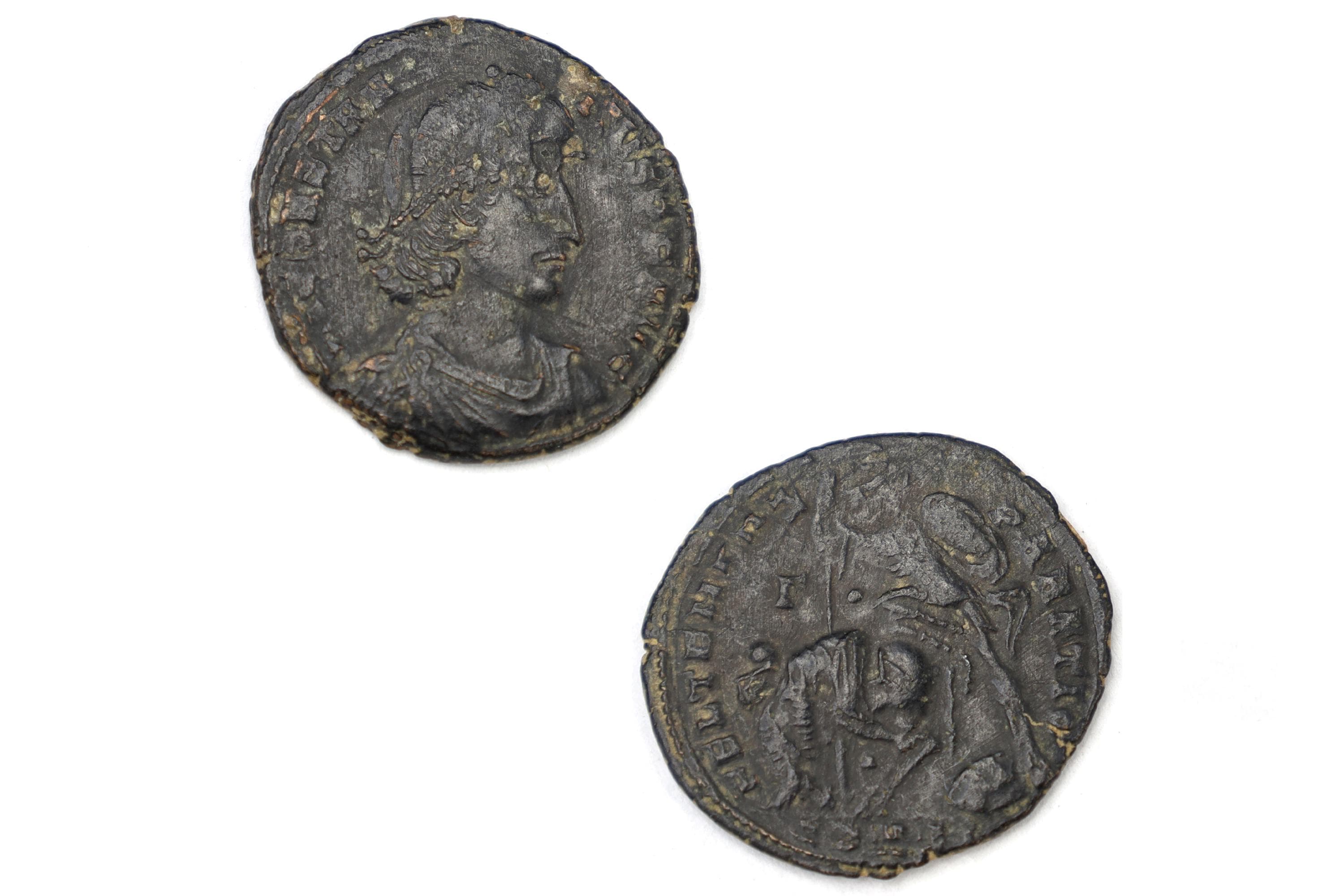 Ancient Rome Nummus Bronze Coin By Emperor Constantius II, Constantinople Mint 4th Century AD, Numismatics And Historical Collectibles